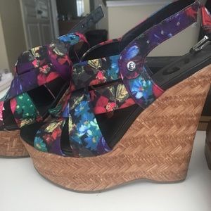 Guess wedge heels